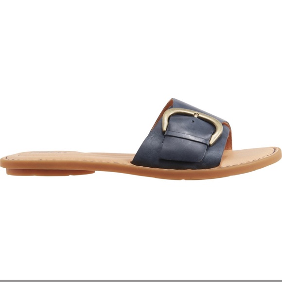 🎉LAST CHANCE🎉 Born Miarra Big Buckle Slide Sandals - Leather - Picture 5 of 10
